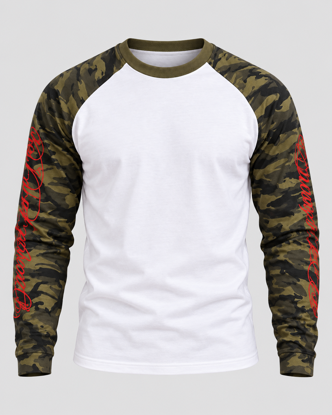 Langærmet Raglan T-Shirt til Herrer - Camo-Ærmer, Rød Skriftgrafik