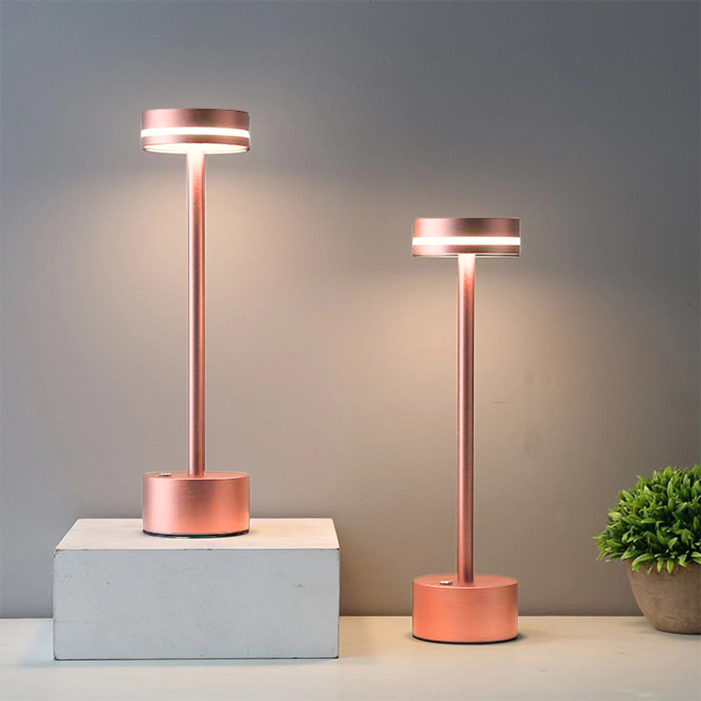 Bordlampe – neutralt design – til indendørs brug