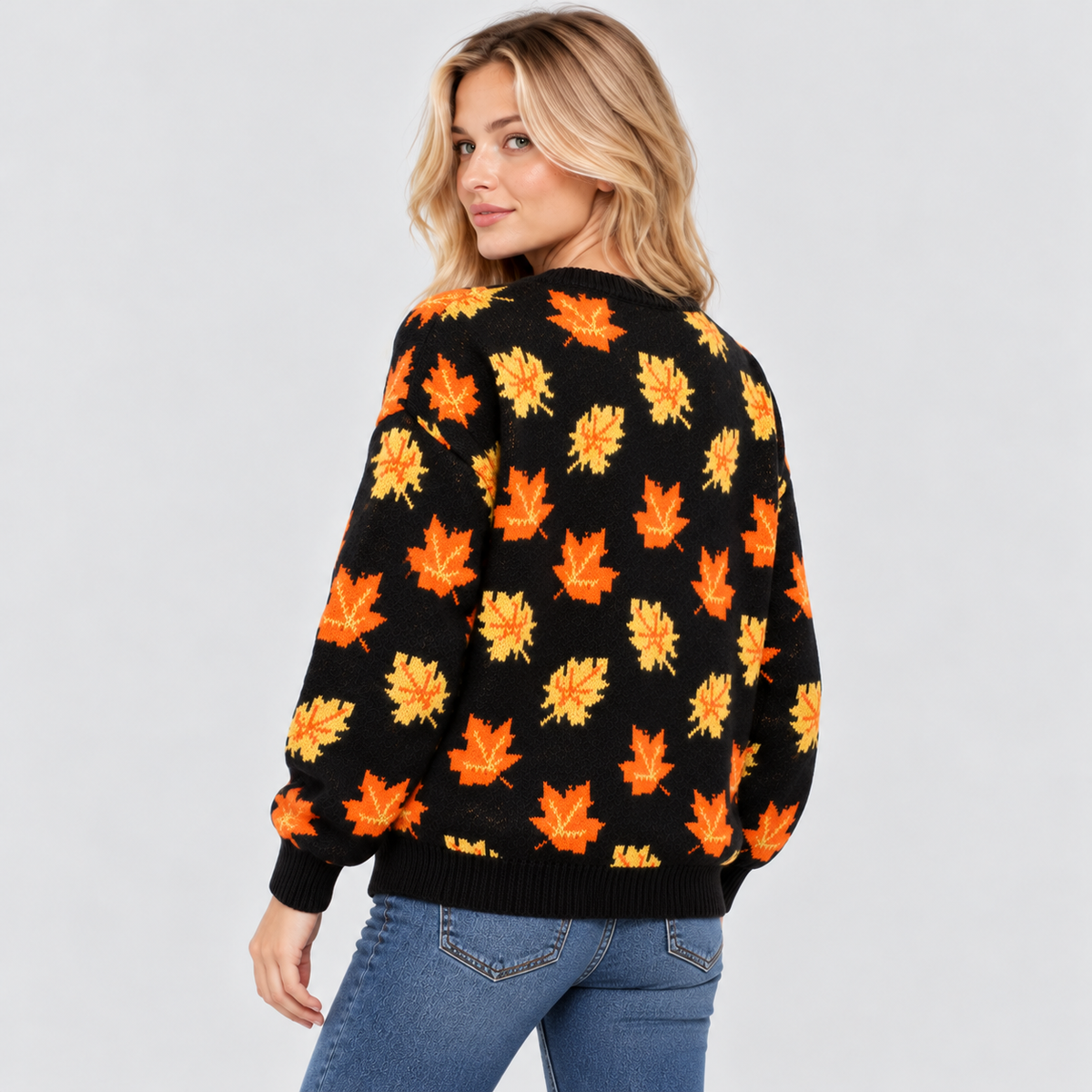 Efterårsbladprintet Sweater - Rund Hals, Afslappet Strik