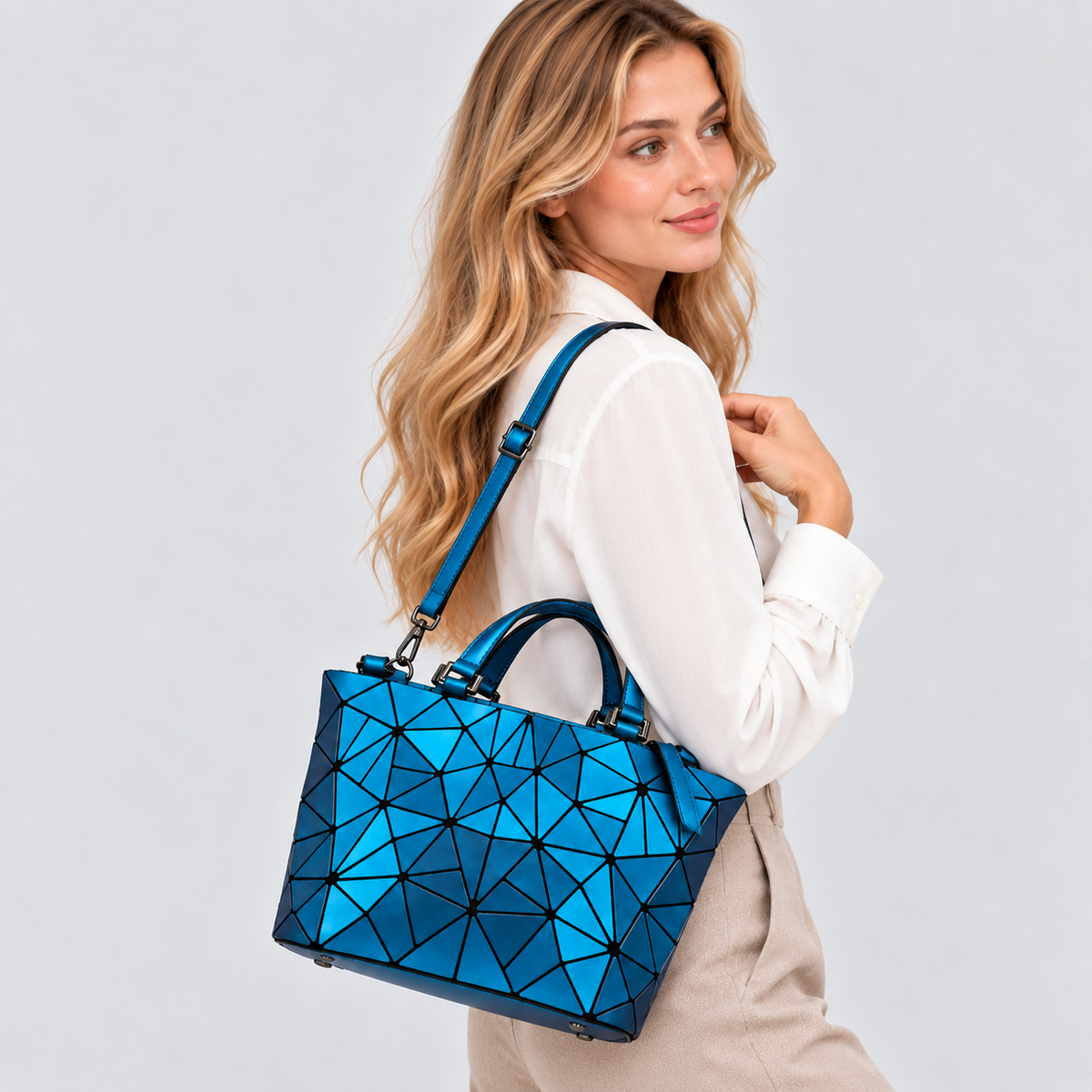 Struktureret Tote-Taske med Geometrisk Mønster - Facetteret Design