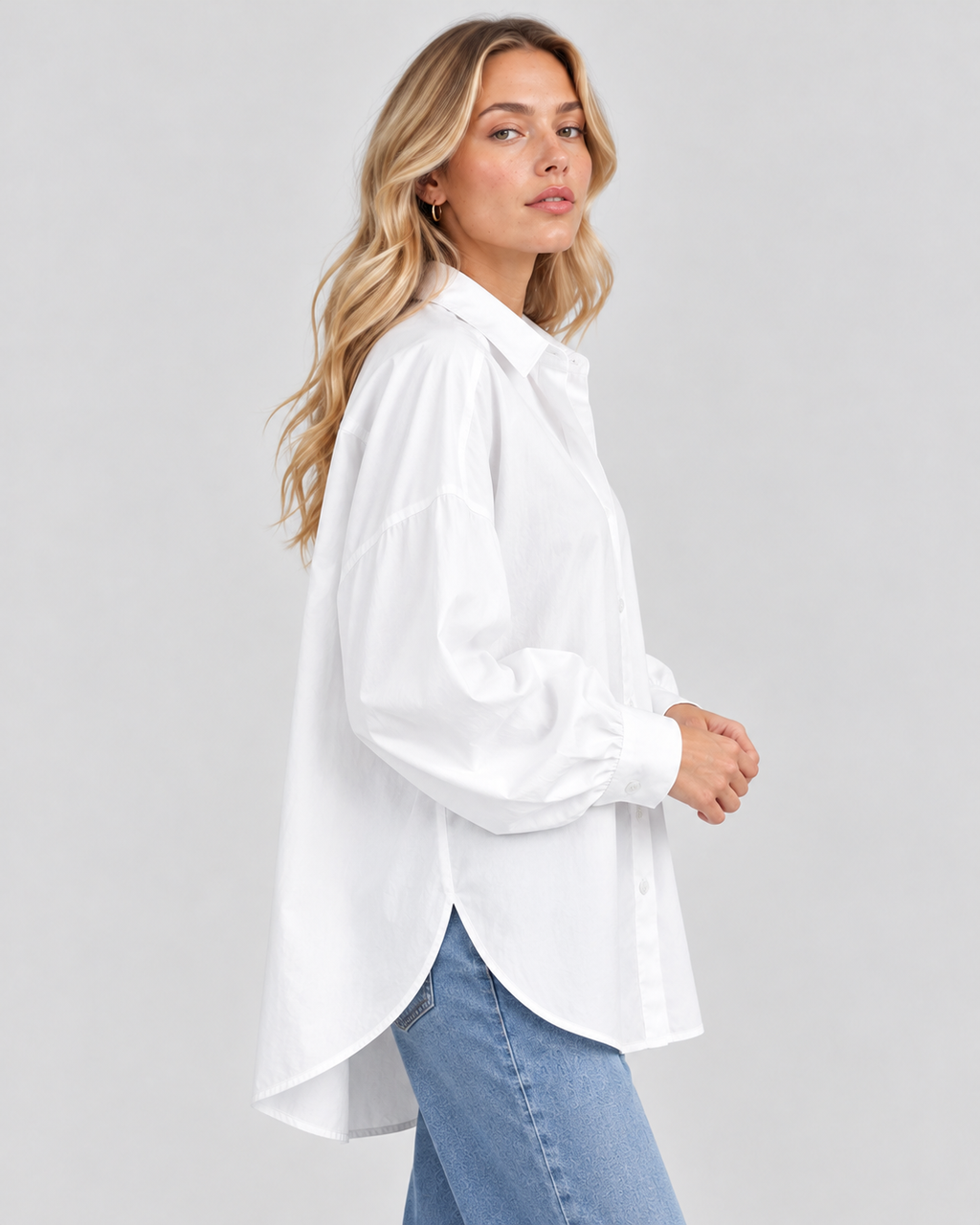 Oversized Skjortebluse til Damer - Ballonærmer, Asymmetrisk Kant, Spids Krave