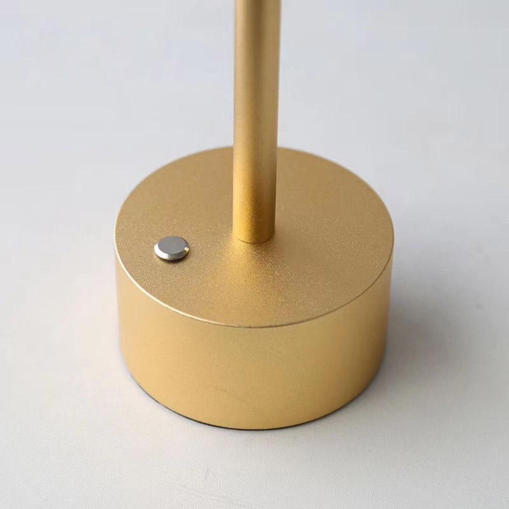 Bordlampe – neutralt design – til indendørs brug