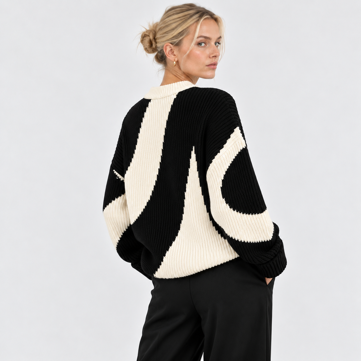 Oversized Colorblock Sweater til Damer - Abstrakt Mønster Strik