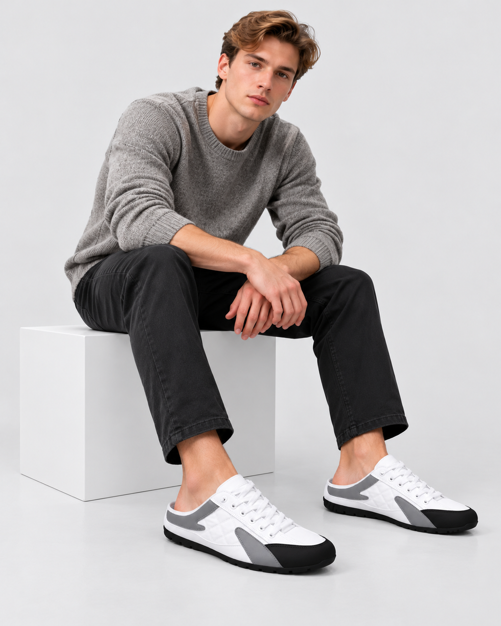 Baglåse Slip-On Mules til Herrer - Flad Sål, Quiltet Panel Overdel