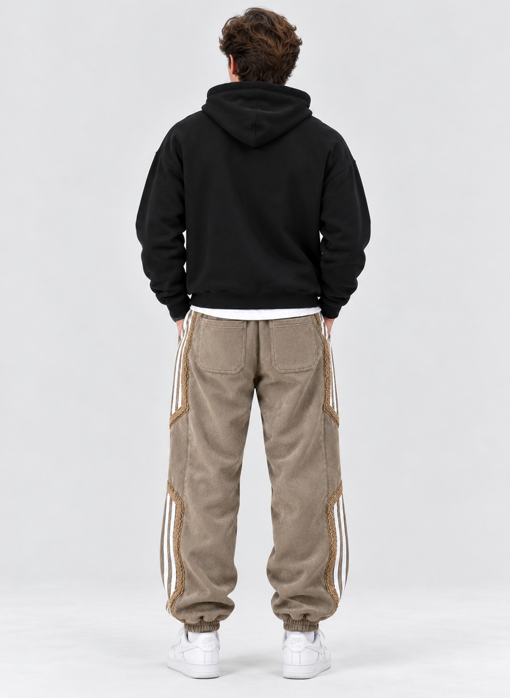 Joggingbukser i Fleecelook til Herrer - Tre Sidestriber, Elastisk Talje, Smalt Ben Forneden