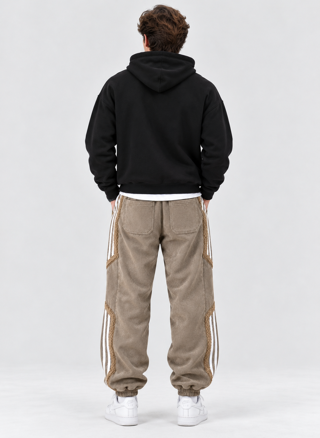 Joggingbukser i Fleecelook til Herrer - Tre Sidestriber, Elastisk Talje, Smalt Ben Forneden