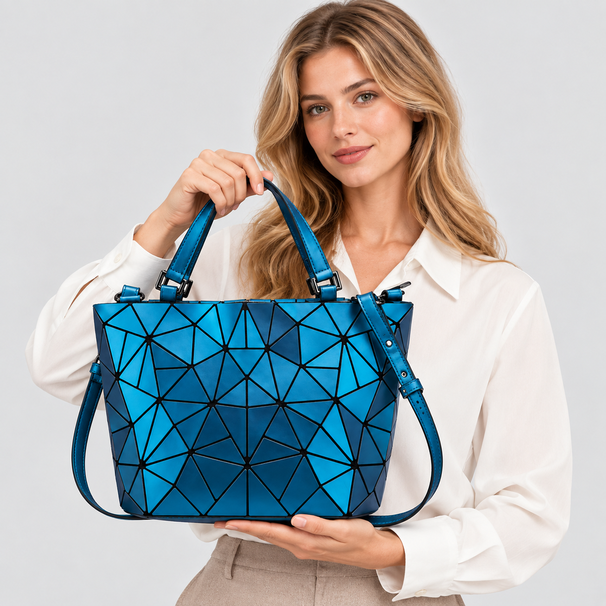Struktureret Tote-Taske med Geometrisk Mønster - Facetteret Design