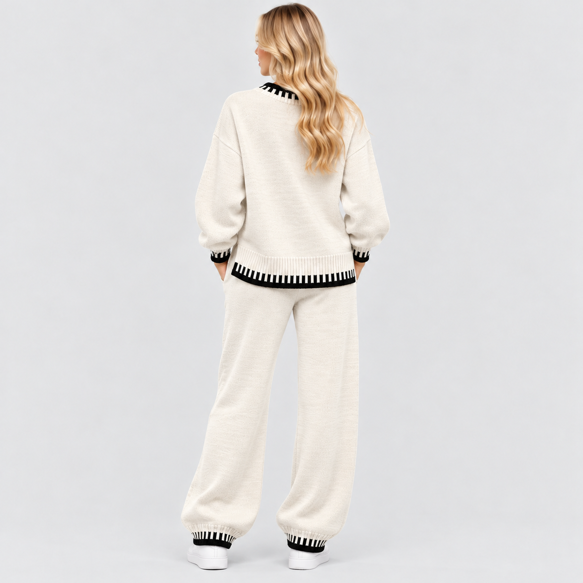 Matchende Strikket Sæt til Damer - Sweater med Rund Hals, Brede Bukser
