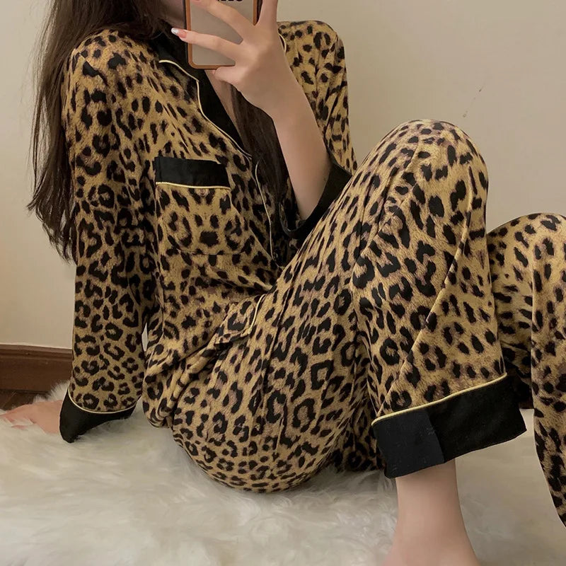 Pyjamassæt til kvinder – leopardmønster – til hjemmebrug