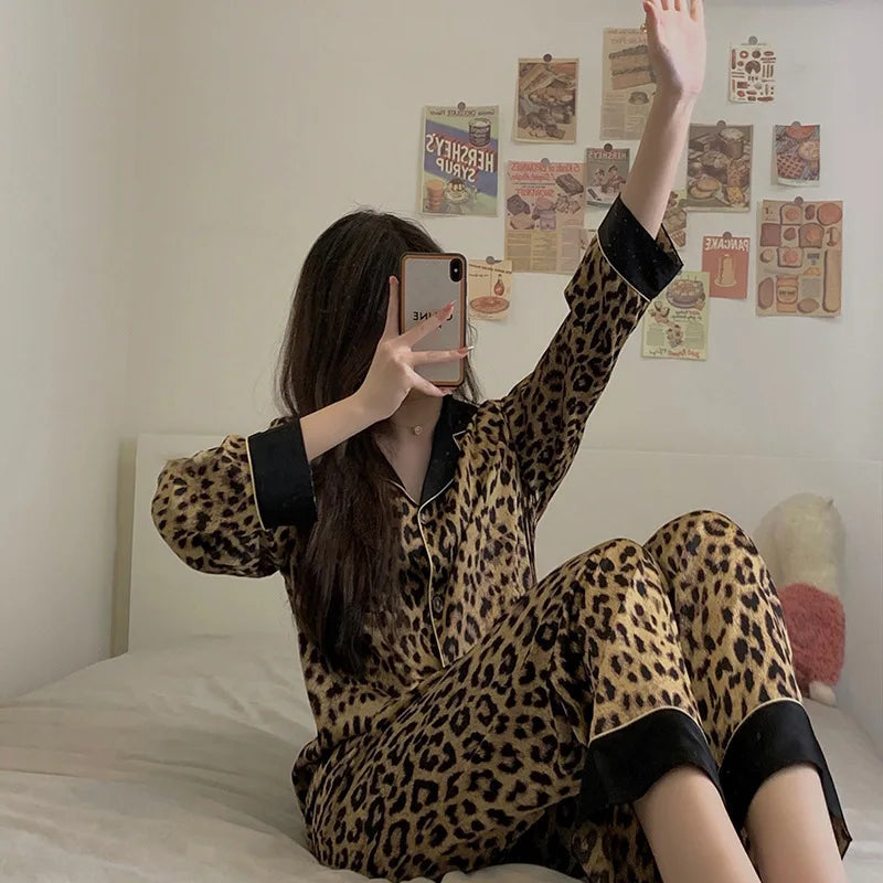 Pyjamassæt til kvinder – leopardmønster – til hjemmebrug