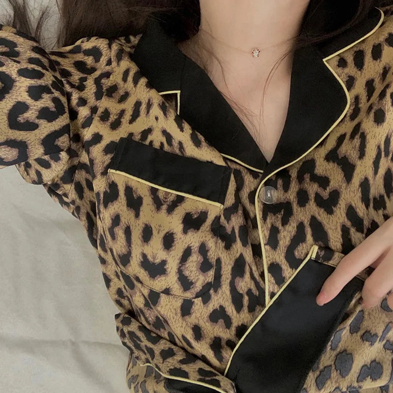 Pyjamassæt til kvinder – leopardmønster – til hjemmebrug