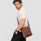 Messenger Bag i PU til Herrer - Crossbody med Spids Klapdetalje