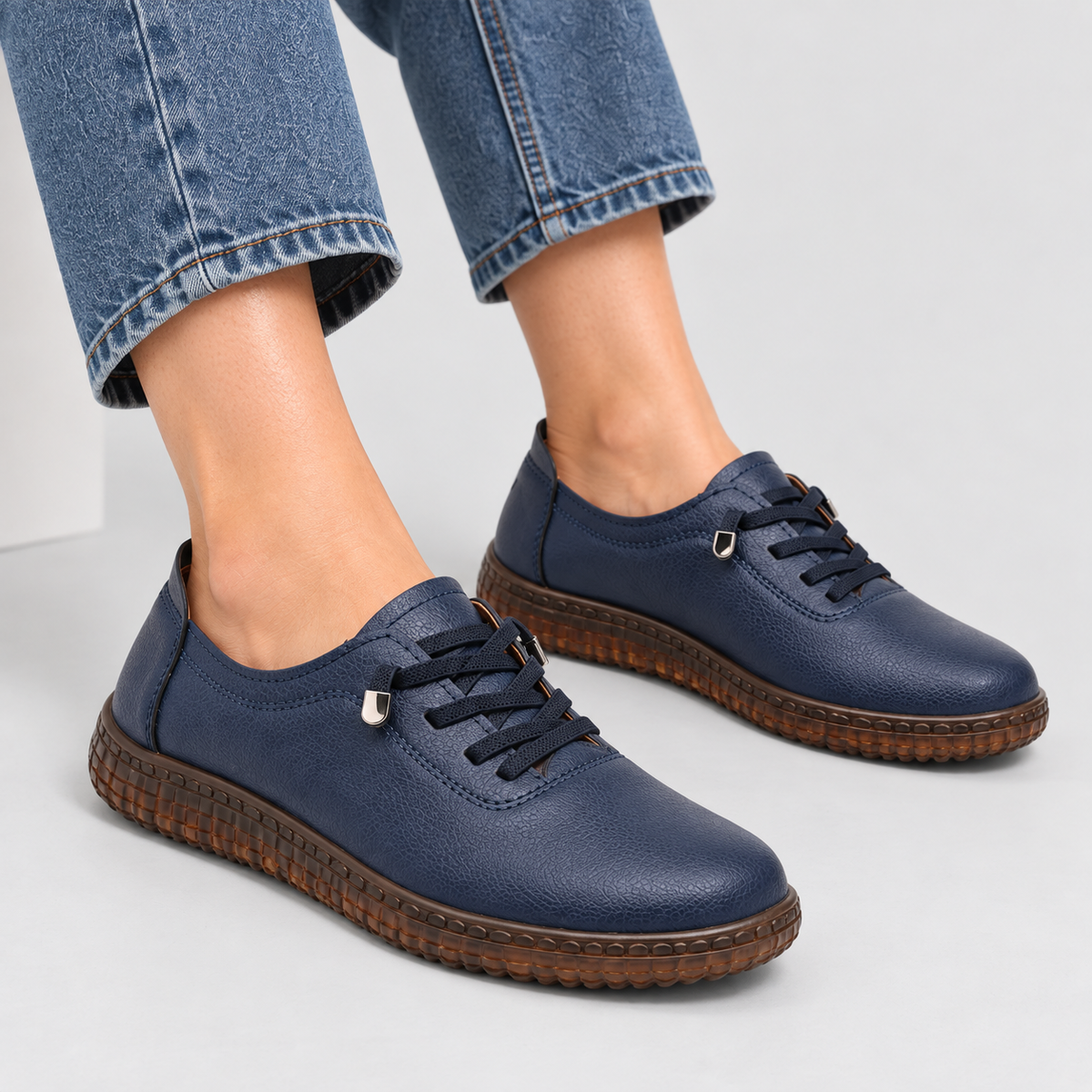 PU Snøresko til Damer - Minimalistiske Sneakers med Fleksibel Sål