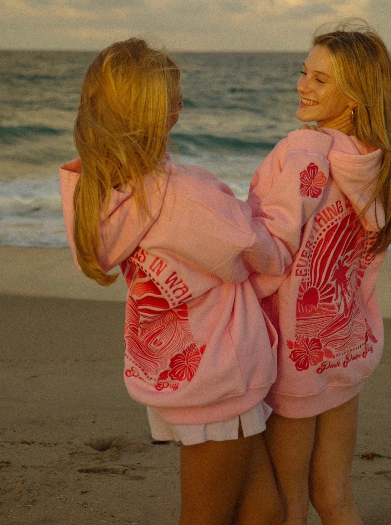 Vibrant Hoodie – Hættetrøje med grafisk print, unisex