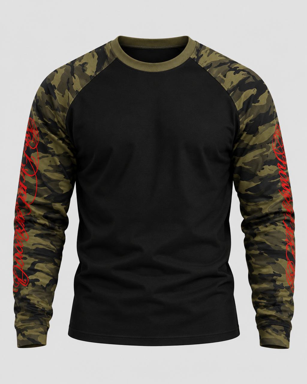 Langærmet Raglan T-Shirt til Herrer - Camo-Ærmer, Rød Skriftgrafik
