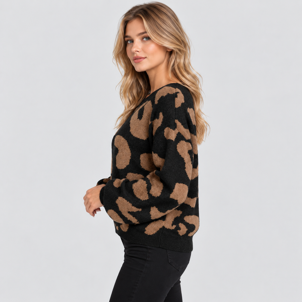 Leopardmønstret Sweater til Damer - Rund Hals, Lange Ærmer