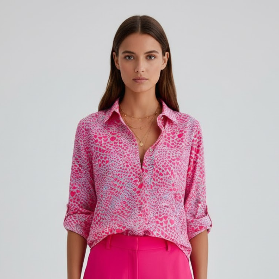 Damebluse med klassisk krave
