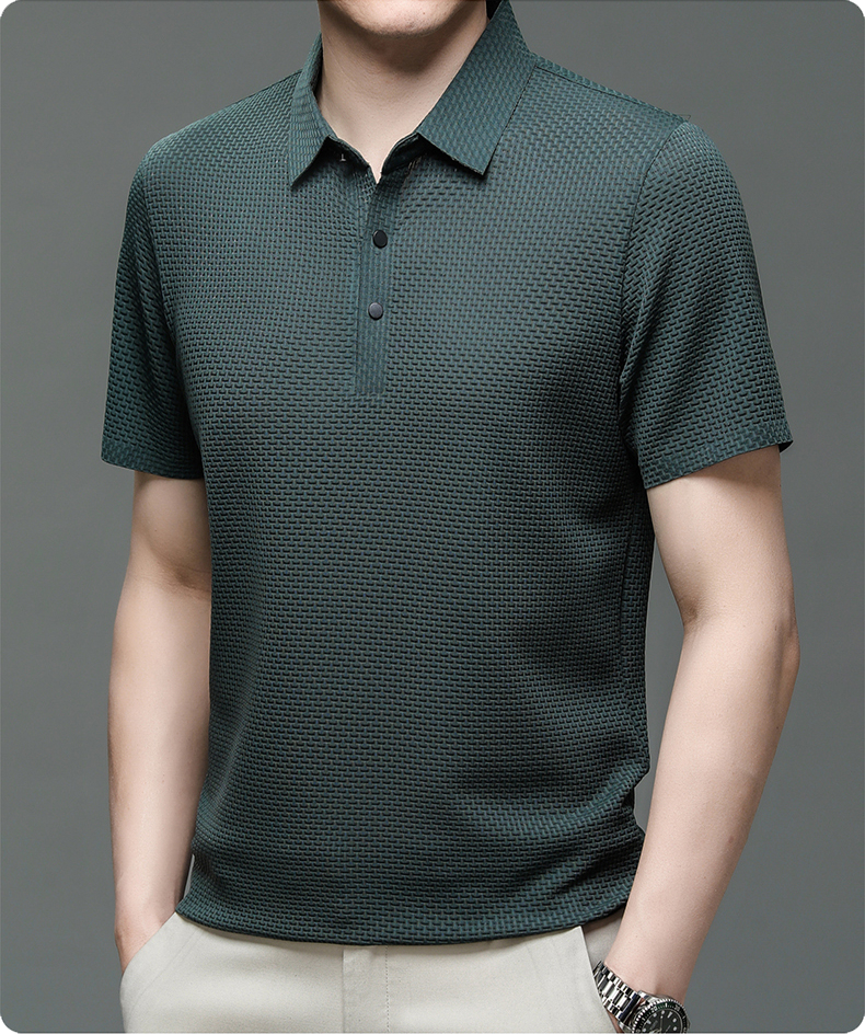 August button-up skjorte – klassisk design og alsidig pasform