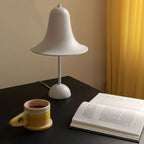 Batteridrevet bordlampe med klassisk top