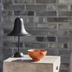 Batteridrevet bordlampe med klassisk top
