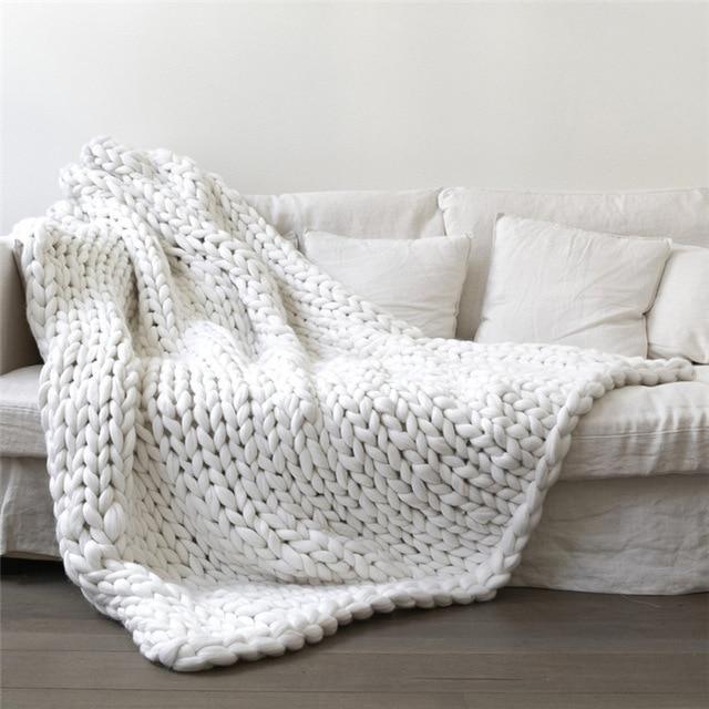 Chunky strikket tæppe til sofa