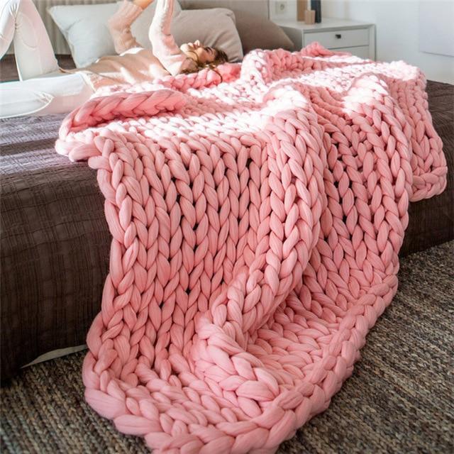 Chunky strikket tæppe til sofa