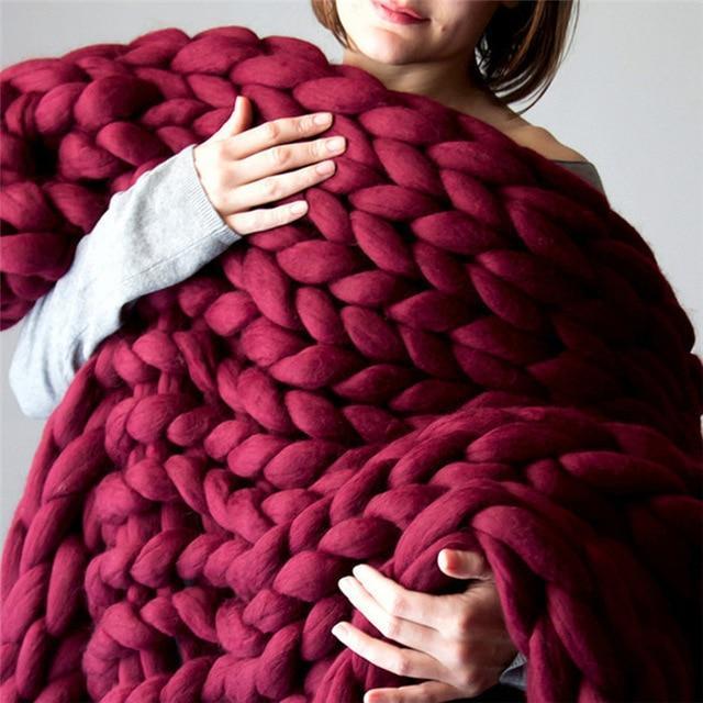 Chunky strikket tæppe til sofa