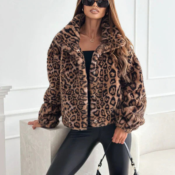 Nova – Fluffy Jakke med Leopardprint